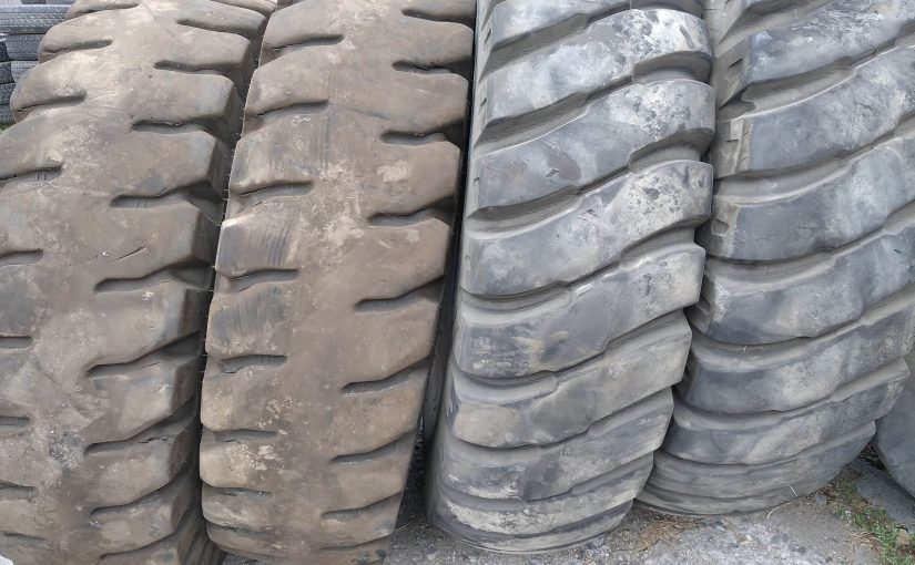1400-24 İKİNCİ EL ÇIKMA AZ KULLANILMIŞ İS MAKİNASI LASTİKLER